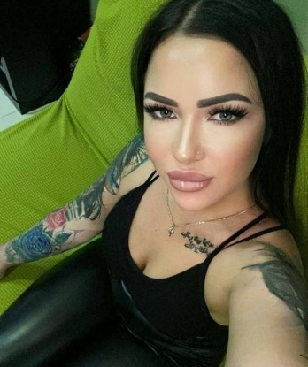 👠 У меня широкий спектр услуг, включая классический и релакс-массаж, эротический танец, игры ролевой и лесби-шоу, а также фото и видео сессии. 📸 Мои фотографии настоящие, проверено временем и отзывами довольных клиентов. Расслабьтесь и доверьтесь мне, я сделаю все, чтобы вы почувствовали себя особенными и желанными! 💫 Обращайтесь со мной, и я окунусь с вами в мир наслаждения и страсти. Жду встречи! 💖 Аллочка